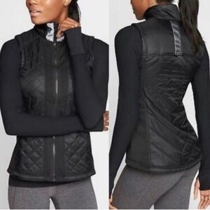 Athleta Rock Springs Black Quilted Puffer Vest Athletic Layer Medium Zip Up
